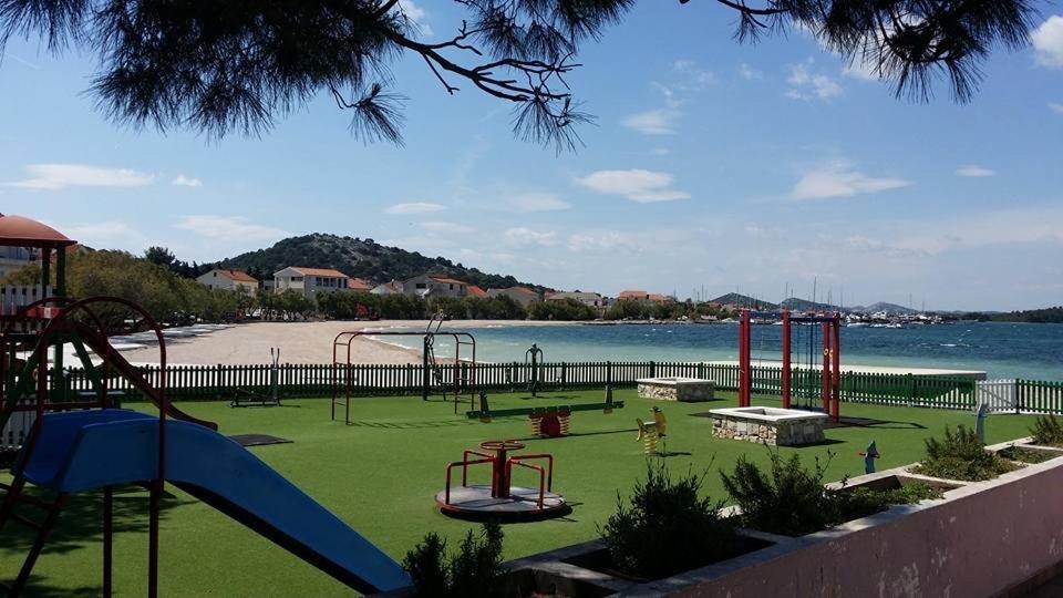 Apartman Bervida Murter Exterior foto